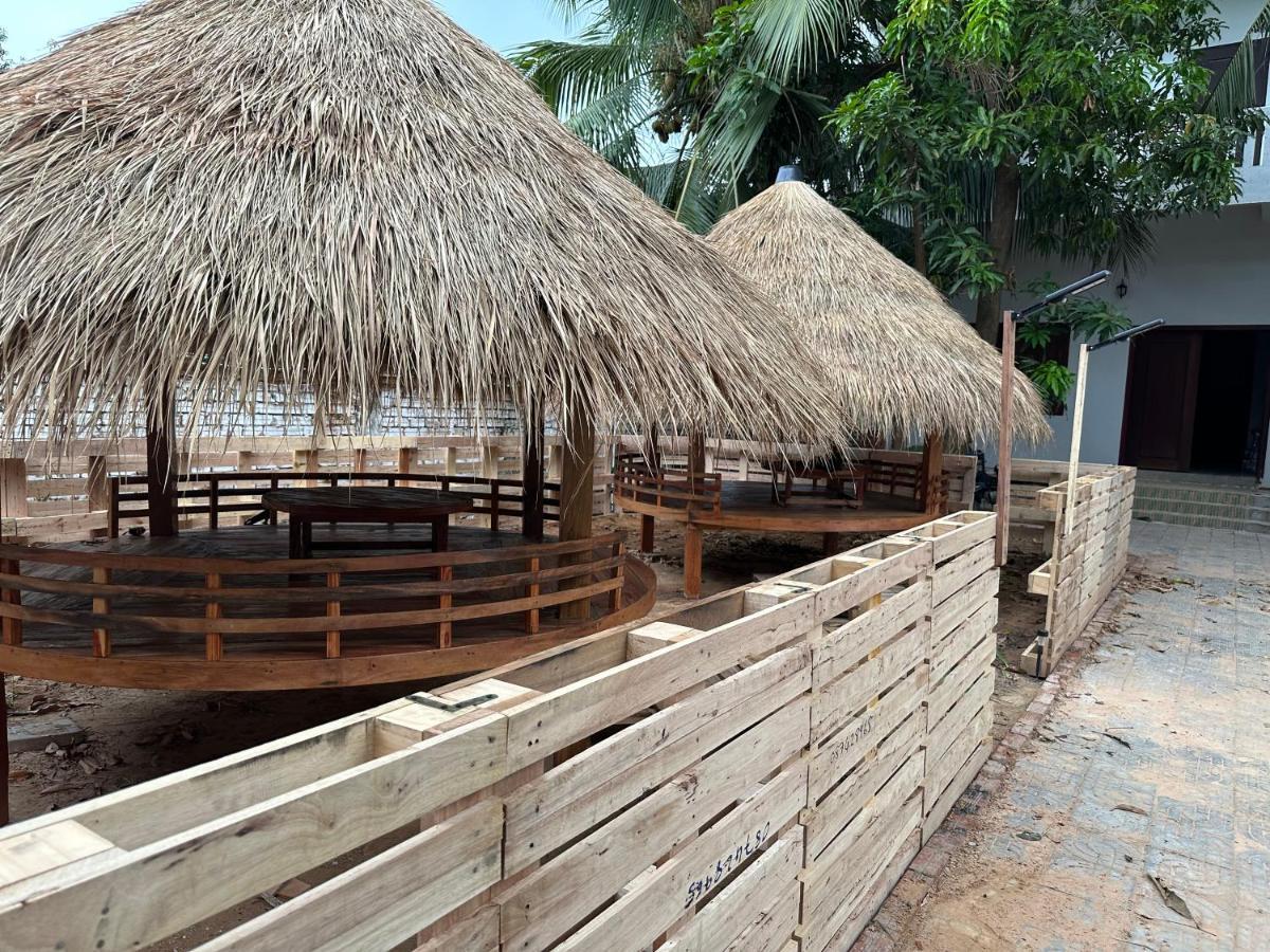 Pteas Kumae Hotel Siem Reap Exterior photo