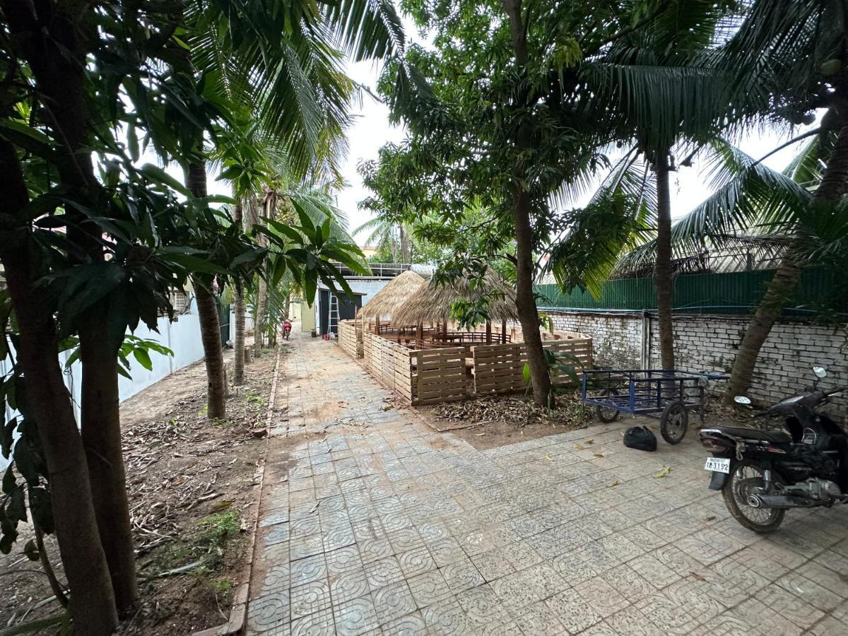 Pteas Kumae Hotel Siem Reap Exterior photo