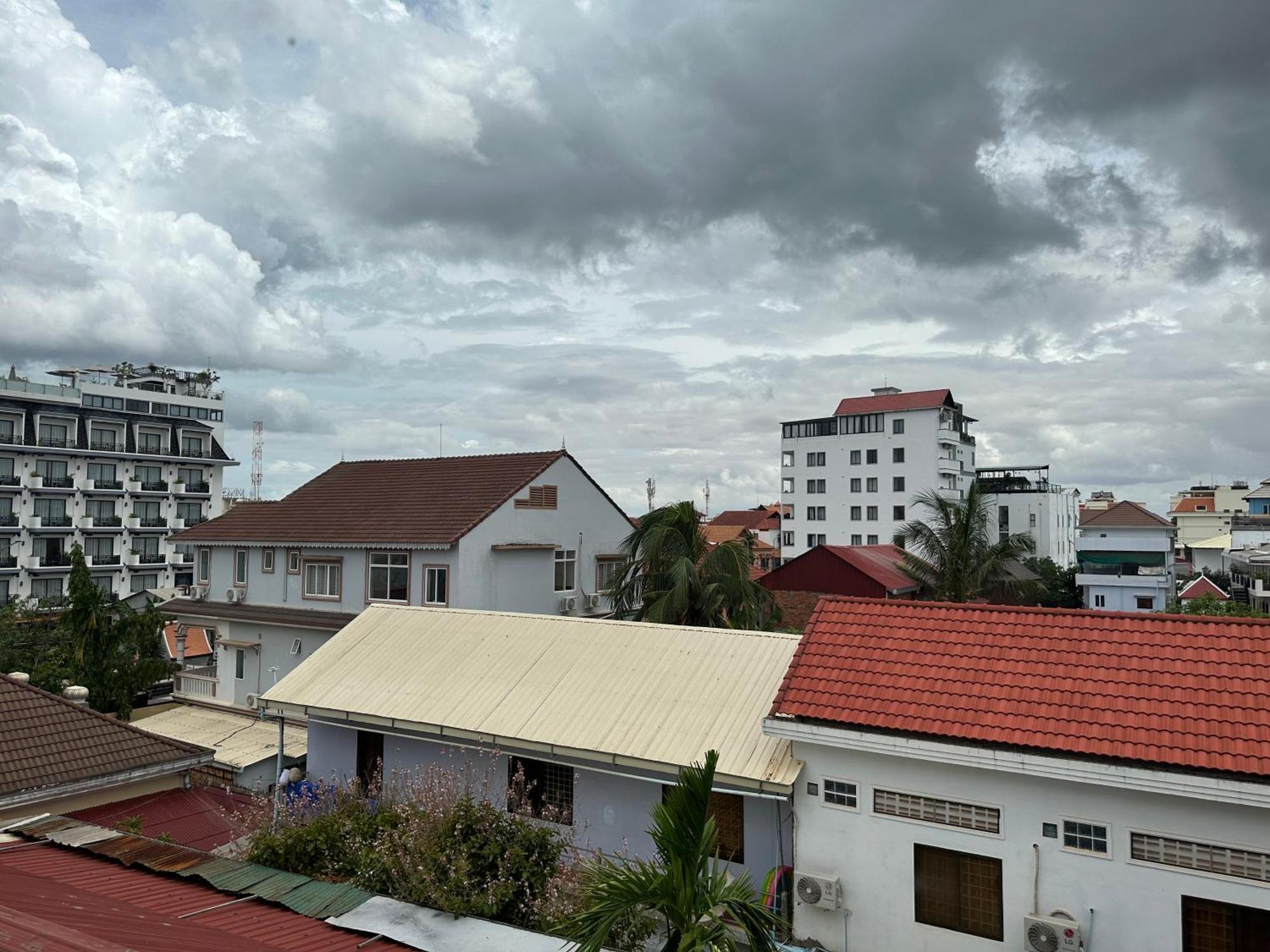 Pteas Kumae Hotel Siem Reap Exterior photo